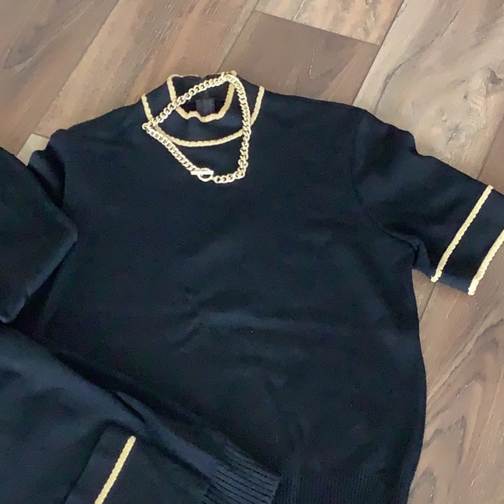 Gorgeous black and gold Knit Sweater Set by St.John 🖤🖤🖤🖤💛 - Picture 3 of 10